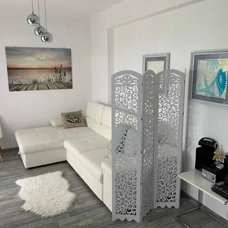 Oasis By The Sea Апартамент *