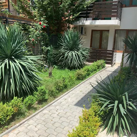Oasis By The Sea Апартамент *